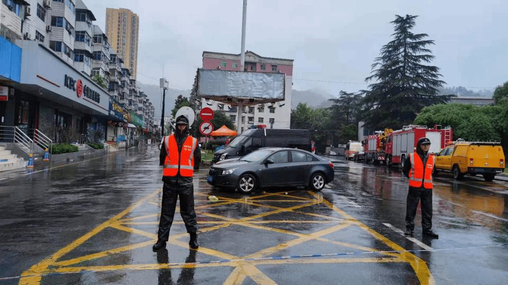 青春的力量时代的脊梁——威尼斯官网经济管理学院退役学生王嘉玮勇于担当